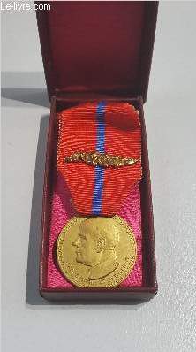 UNE MEDAILLE DE L'ORDRE MILITAIRE ET HOSPITALIER DE SAINTE MARIE DE BETHLEEM.